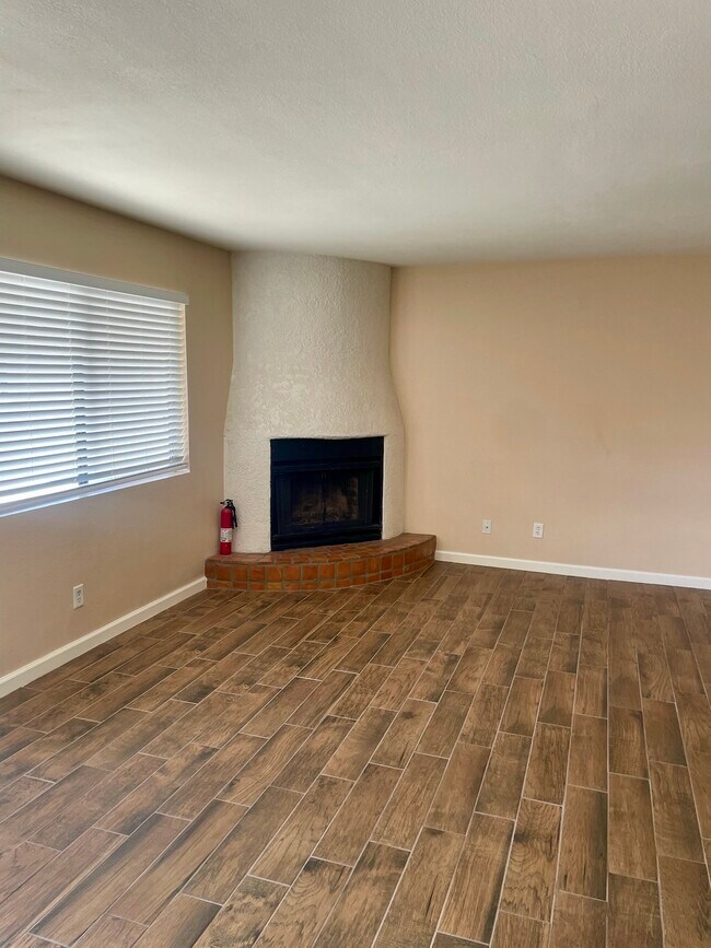 Photo - 3309 N 70th St