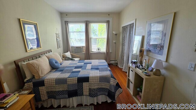 Photo - 184 Naples Rd Unit 4