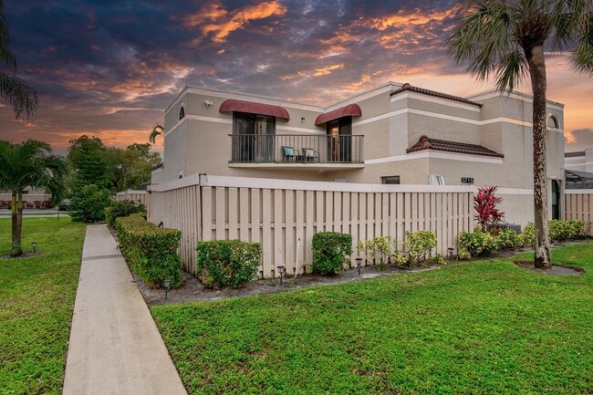 Photo - 3715 Village Dr