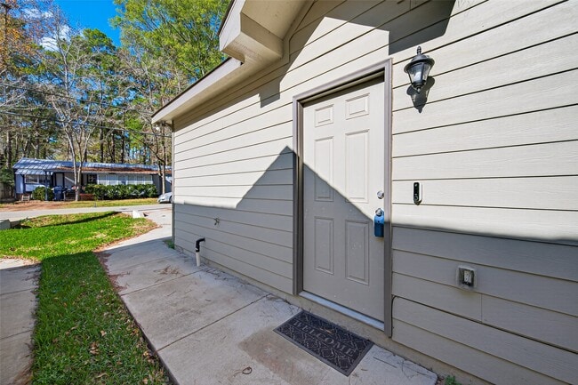 Photo - 12004 Canal St