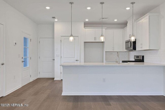 Photo - 24 Thurnham Ln