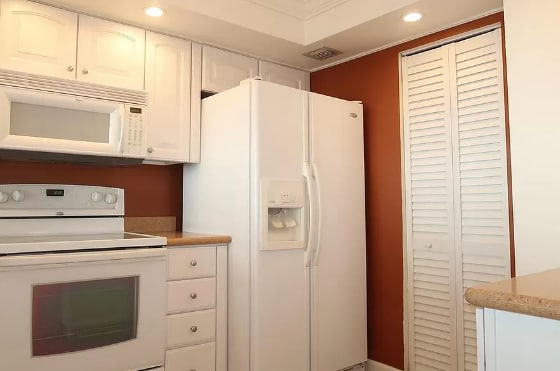 Photo - 555 NE 15th St