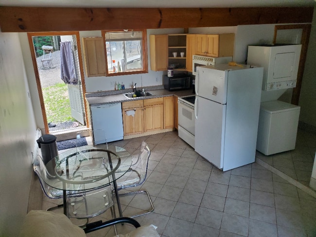 Photo - 302 Camelot Shore Dr