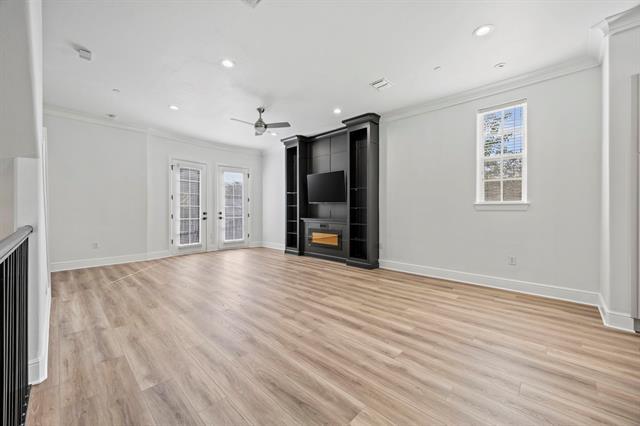 Photo - 3200 Ross Ave Unidad 22