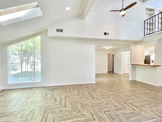 Photo - 707 Center Hill Dr