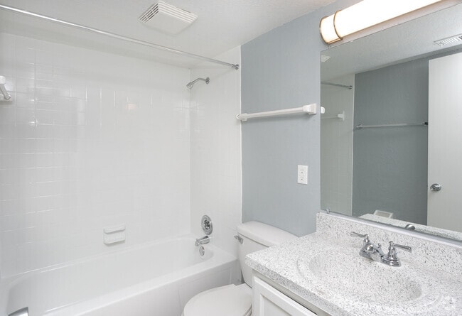 3BR,2BA 1393 SF - Southside Commons Realty LLC