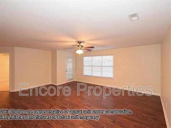 Photo - 2608 Pennoak Way Unidad F