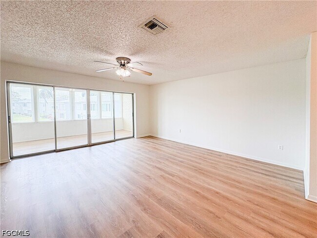 Photo - 1830 Brantley Rd Unidad I7