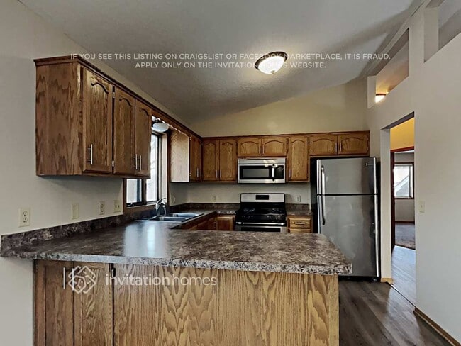 Photo - 3746 Hamlet Ave N