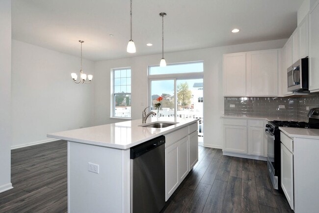 Photo - 202 Timberleaf Cir