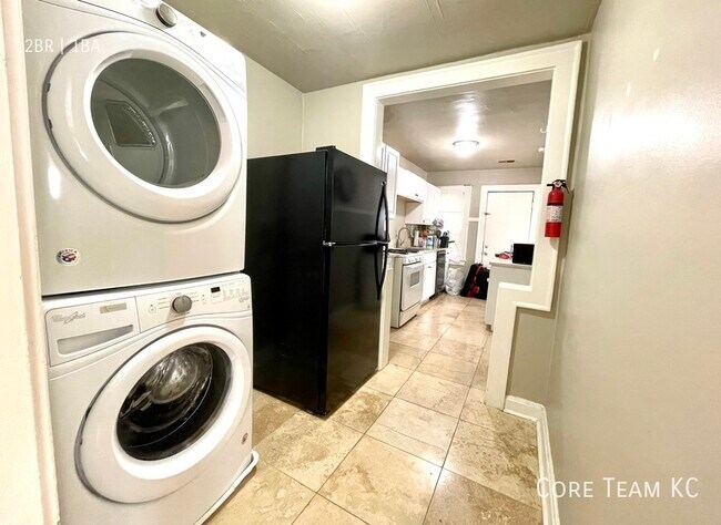 Photo - 5007 Wyandotte St Unidad 5007-2