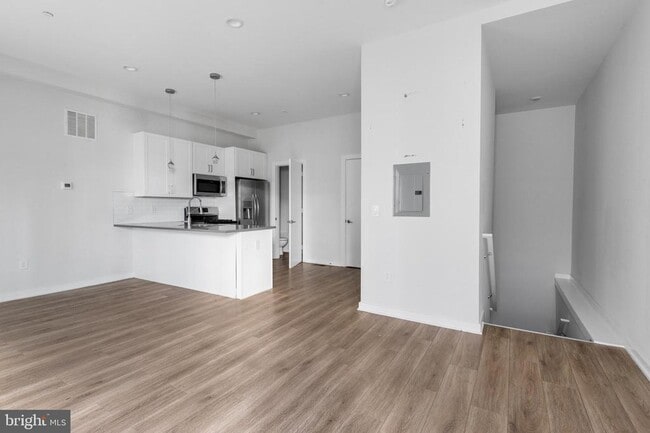 360 Monastery Ave Unit 1R