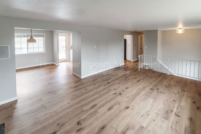 Photo - 6604 N Greenwood Blvd