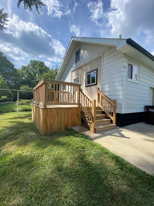 Photo - 311 Jefferson St