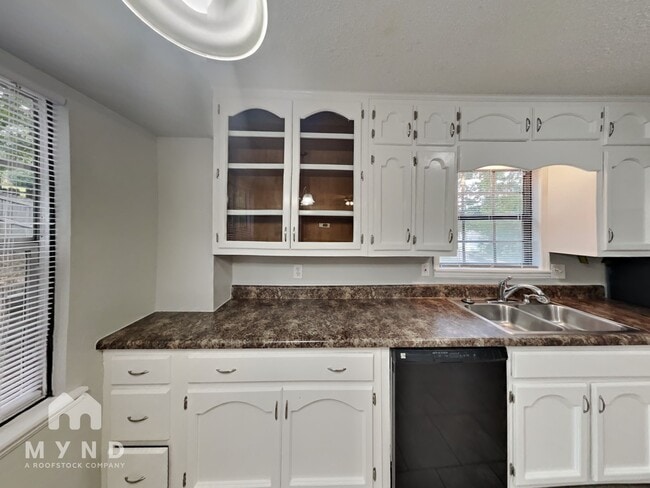 Photo - 1172 Westridge Cir