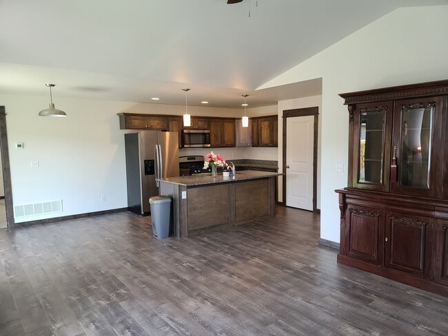 Photo - 301 Boone Dr