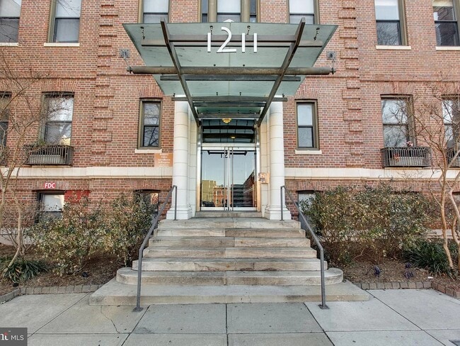 Photo - 1211 Light St Unidad T6