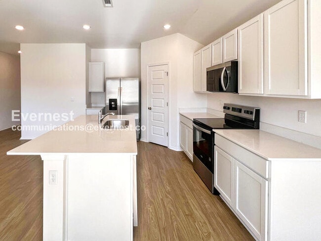 Photo - 116 E Sunbelt Ct