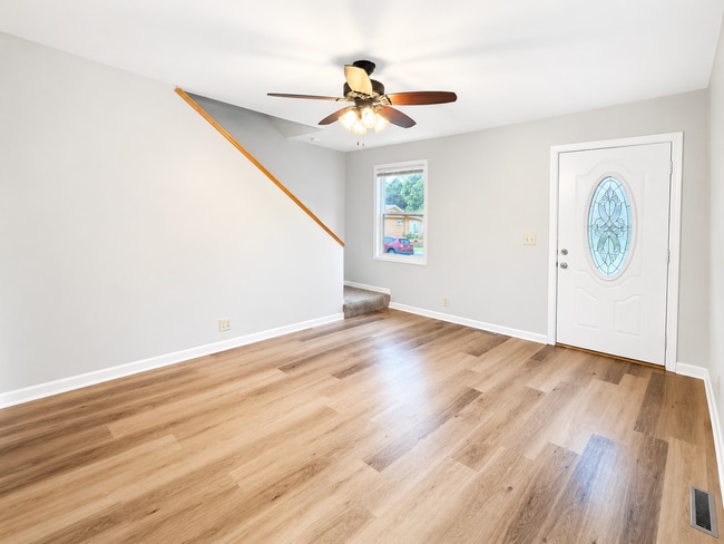 Photo - 2092 Garfield Ave