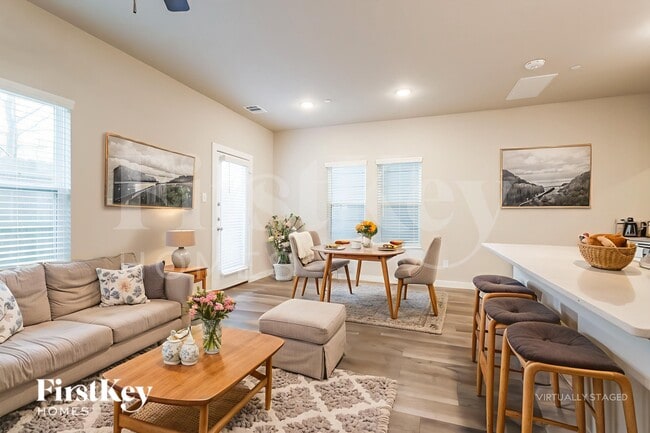 Photo - 381 N Centro Cir