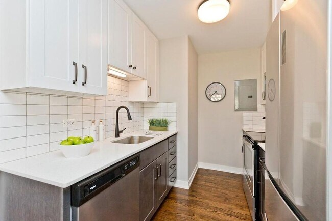 Photo - 5536 N Sheridan Rd