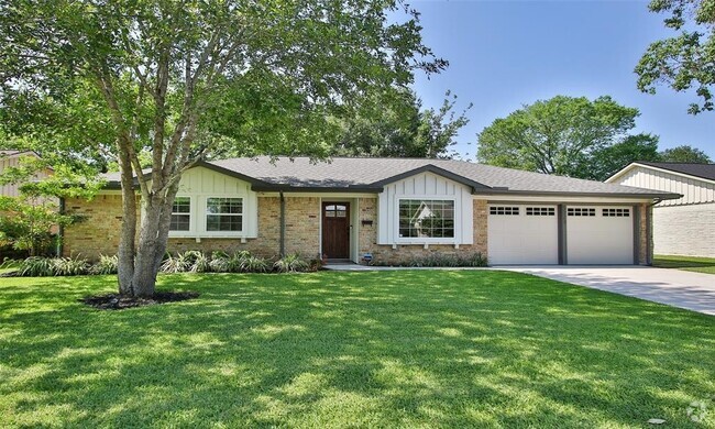 Building Photo - 5923 Dawnridge Dr Rental