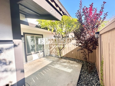 Photo - Luxury Living Made Easy: Your Tustin 2-Bed...