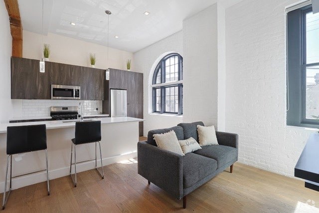 Building Photo - 40 Chestnut St Rental