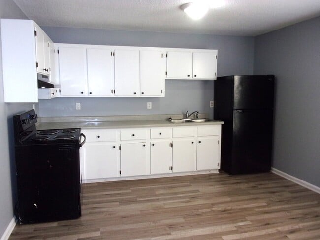 Photo - 1956 Doby Dr