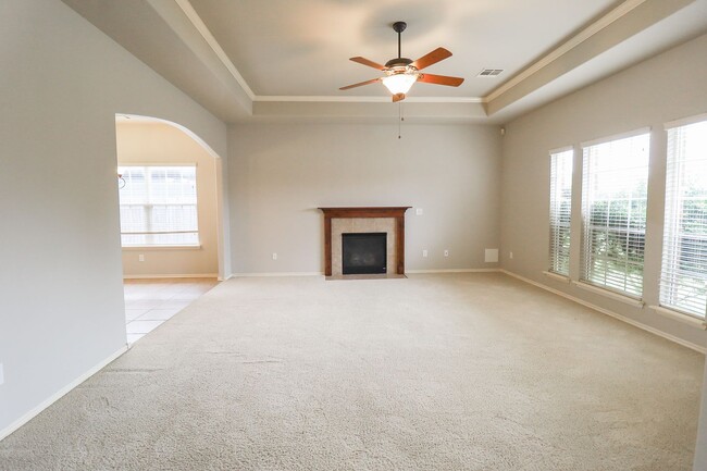 Photo - 3 bed | 2 bath in New Tulsa!