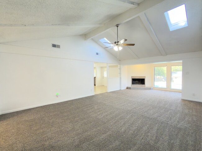 Photo - 302 Fair Oaks Blvd