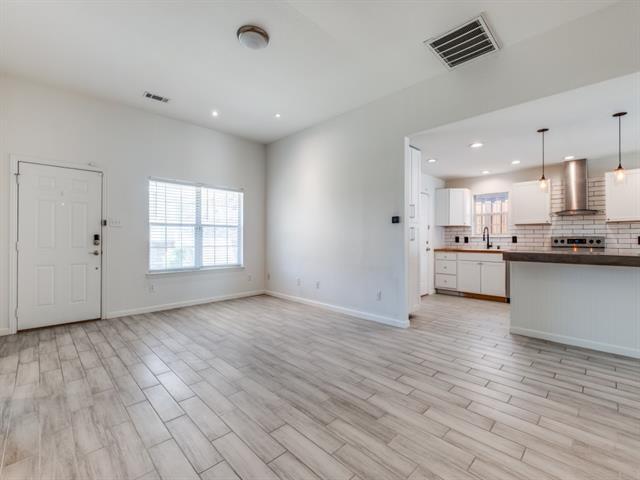 Photo - 1951 Bayside St