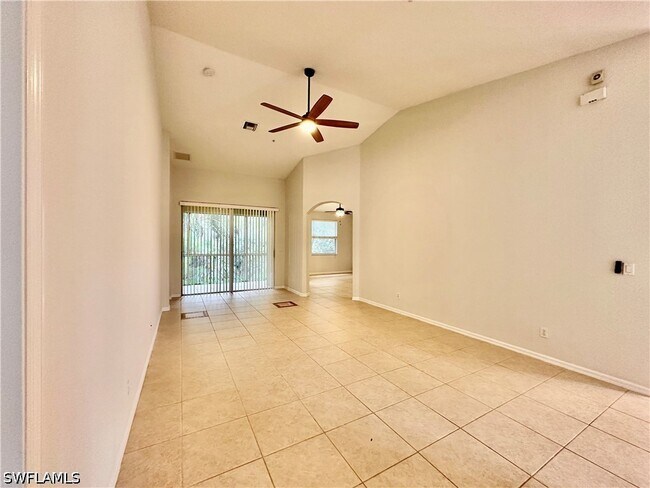Photo - 1425 Mariposa Cir Unit 202