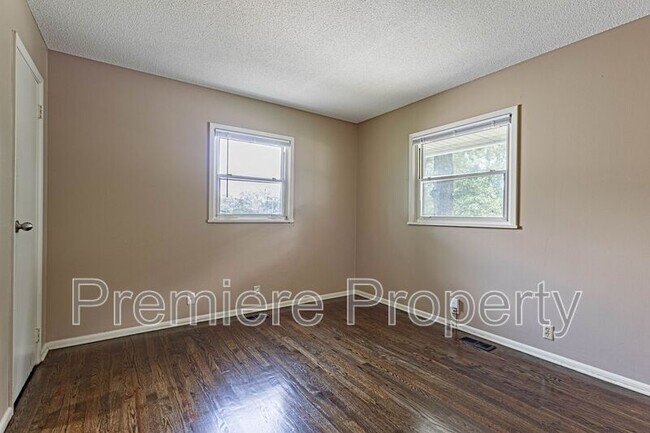 Photo - 9608 Ditman Way