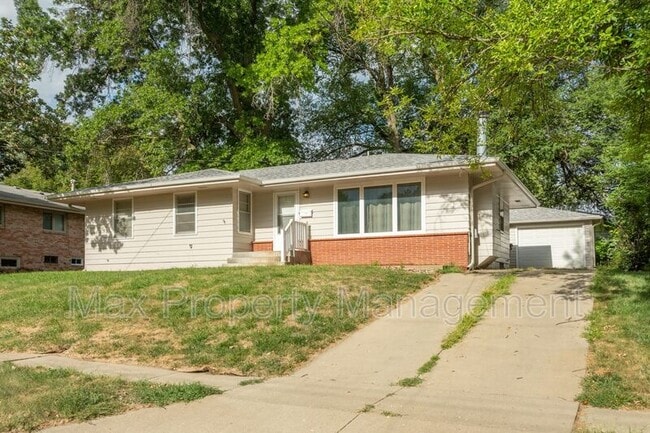 Building Photo - 3934 Oakshire Rd