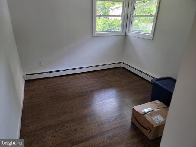 Photo - 1639 Perkins Ln