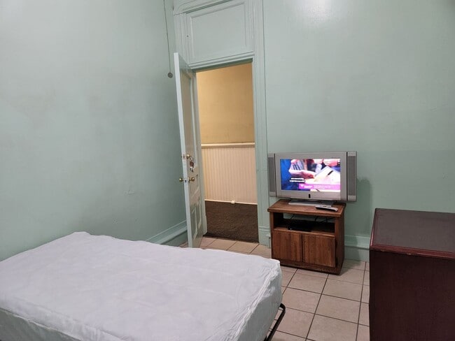 Building Photo - Studio for Rent - Gaslamp Quarter Unit 8