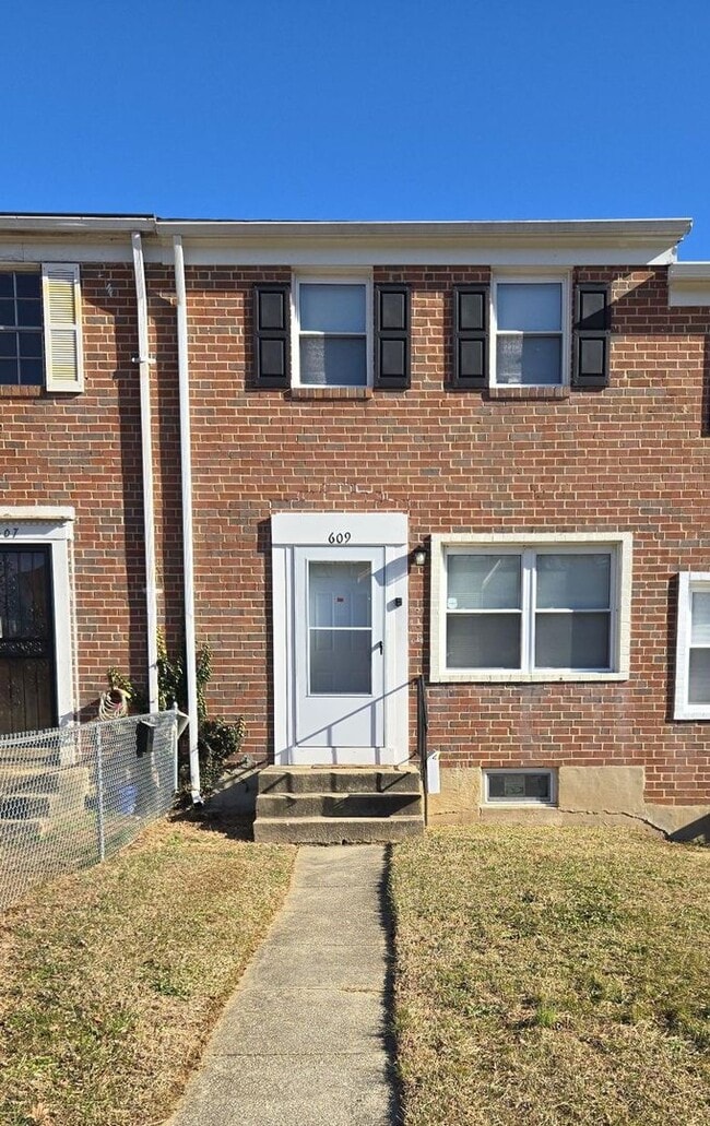 Building Photo - Newly Renovated 2-Bedroom, 1-Bathroom Home in Beechfield