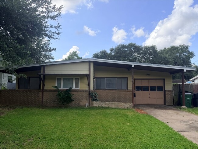 Photo - 5343 Beechnut St