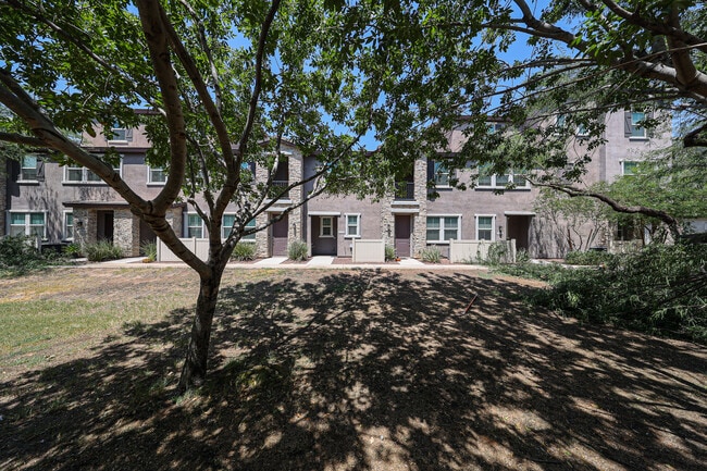 Photo - 2321 E Hidalgo Ave