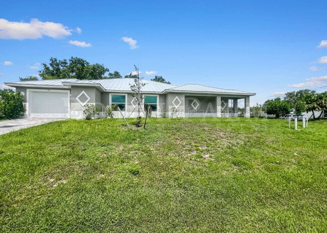 Photo - 745 Harry Ave S