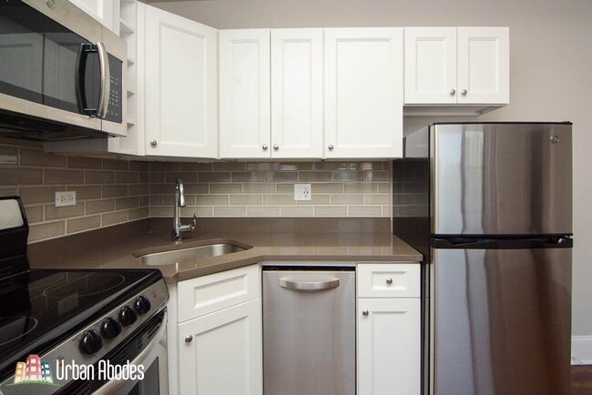 Photo - 823 W Lakeside Pl Unit M04B