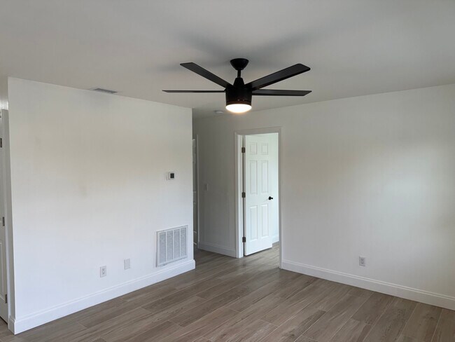 Photo - 9466 Tacoma Ave