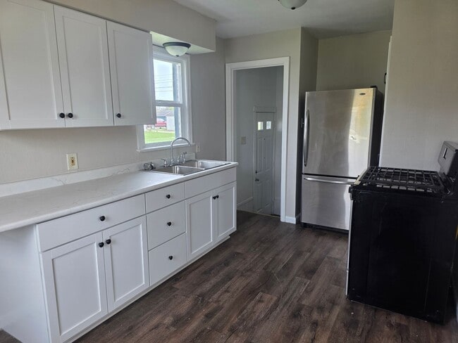 Photo - Updated 2-Bedroom, 1-Bathroom Home with Garage – $1,350/Month | Accepting Section 8