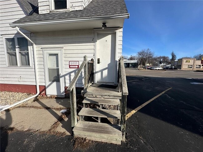 Photo - 704 1st St S