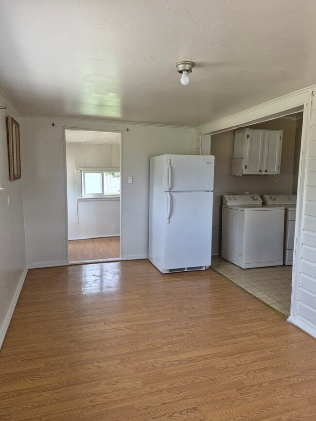 Photo - 665 Greenleaf St
