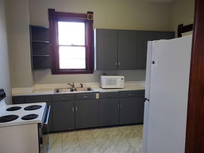 Photo - 1105 Ave F Unit 1105 Lower