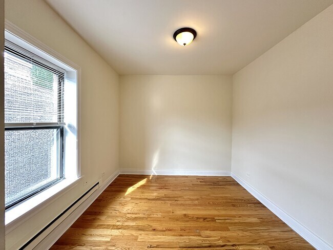 Photo - 736 W Cornelia Ave Unit 3E