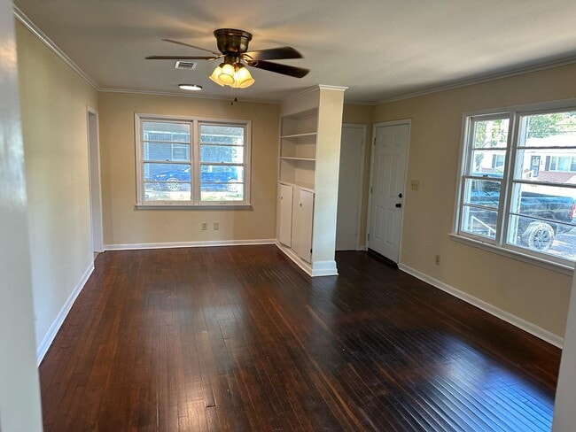 Photo - 617 Hibner St