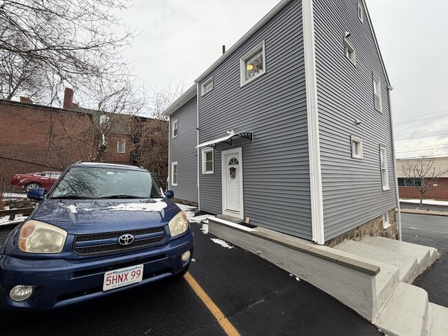 Building Photo - 6 Proctor St Unit 1